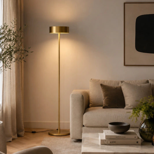 Frandsen Dark LED golvlampa i mässing – vy 2
