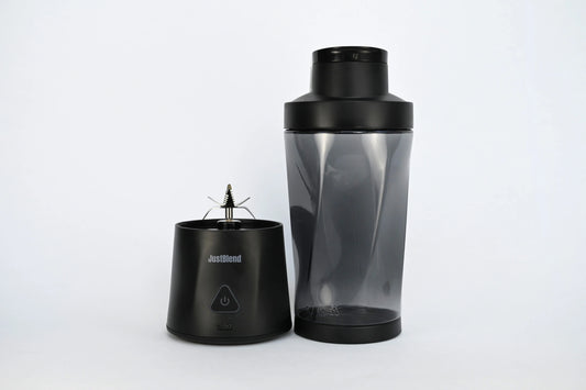 Portabel smoothie blender 700 ml i svart, isärtagen med motorbas, blad och flaska
