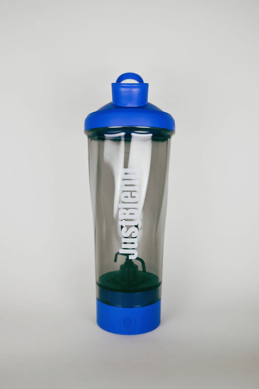 Elektrisk proteinshaker 600 ml i blått, framifrån
