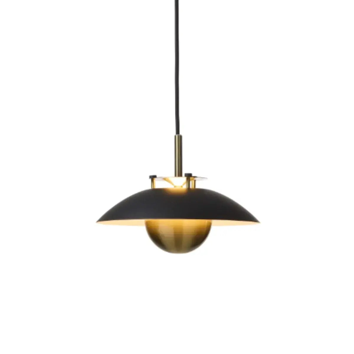 Pendellampa med LED Stepp Ø24 cm, svart och mässing mot ljus bakgrund
