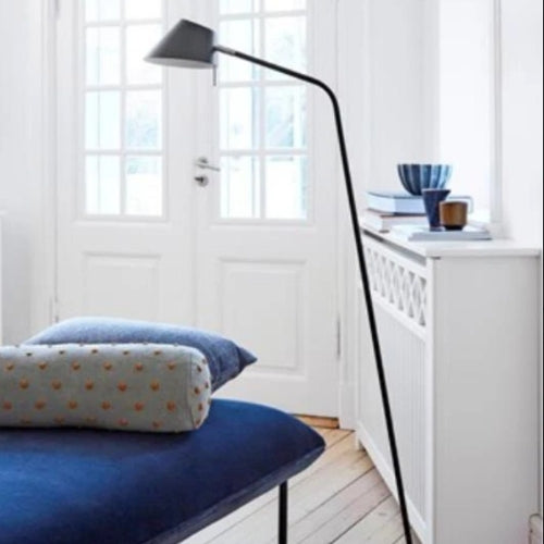 Frandsen Golvlampa Office 140cm svart modern inredning