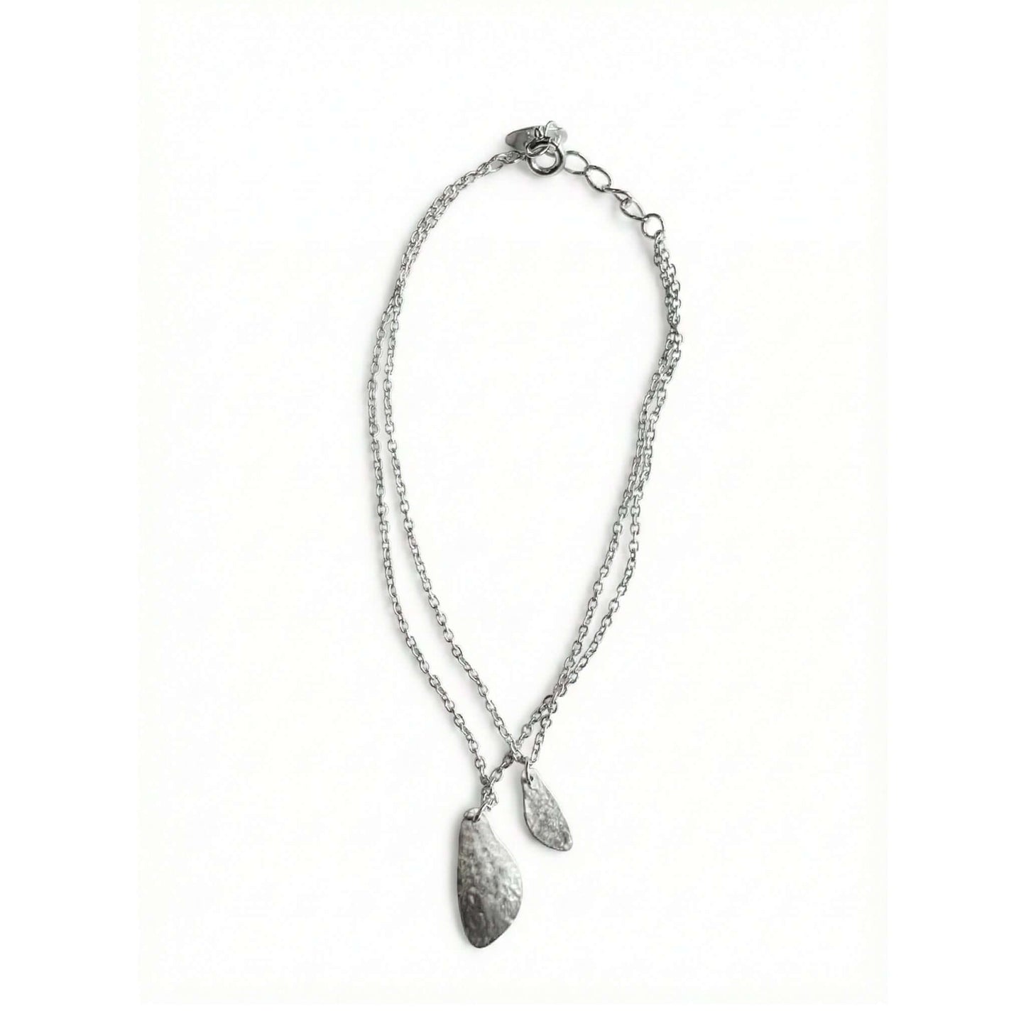 Maanesten Armband med dubbla kedjor 925 sterlingsilver hamrade berlocker