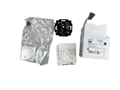 LED-universaldimmer SAGA med förpackning och instruktioner från ABB
