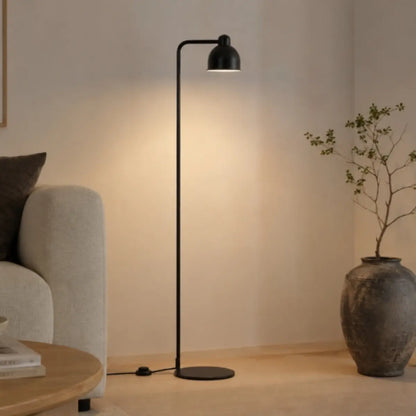Frandsen Industry golvlampa i svart med gulddetaljer – vy 2