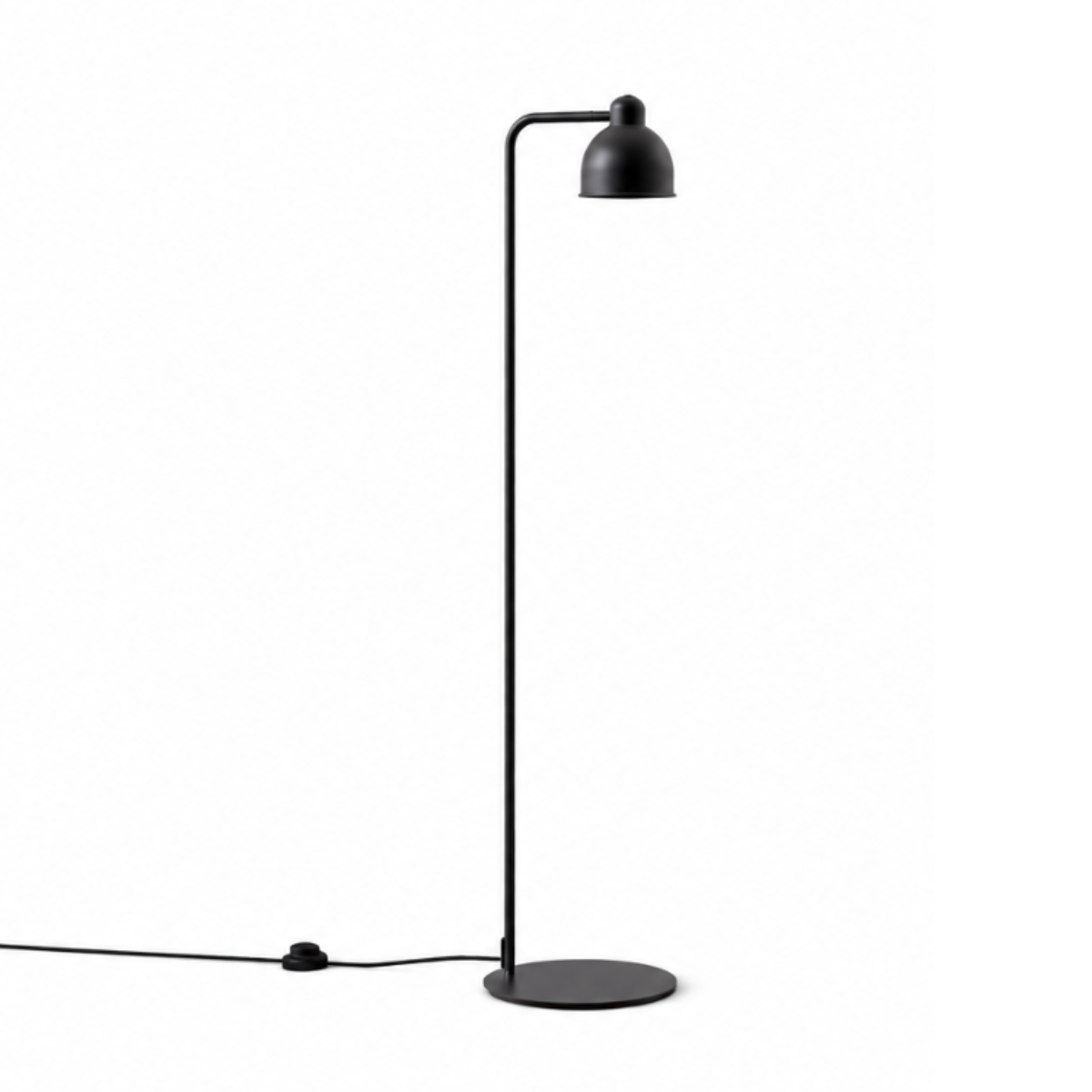 Frandsen Industry golvlampa i svart med gulddetaljer