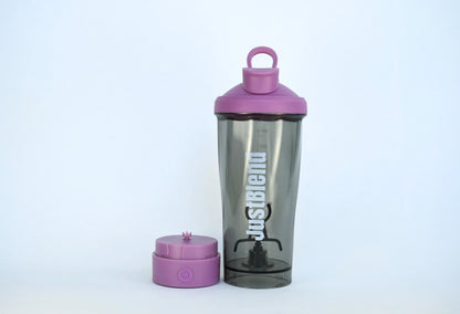 Elektrisk proteinshaker 600 ml i rosa med locket avtaget