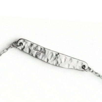 Albi armband i hamrat sterlingsilver från Maanesten