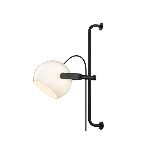 Halo Design Vagglampa D.C Long 18cm svart metall glas