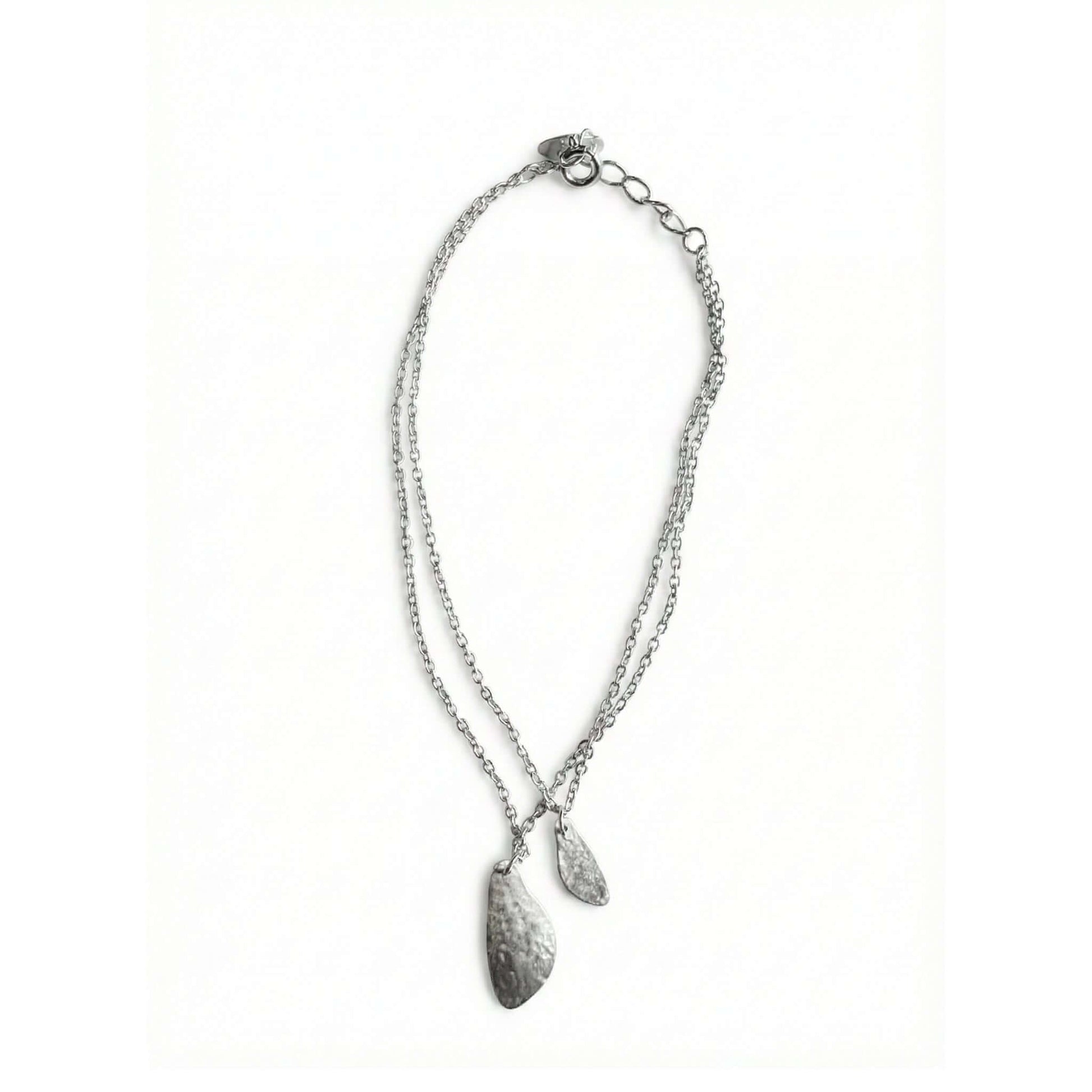 Maanesten Armband med dubbla kedjor 925 sterlingsilver hamrade berlocker