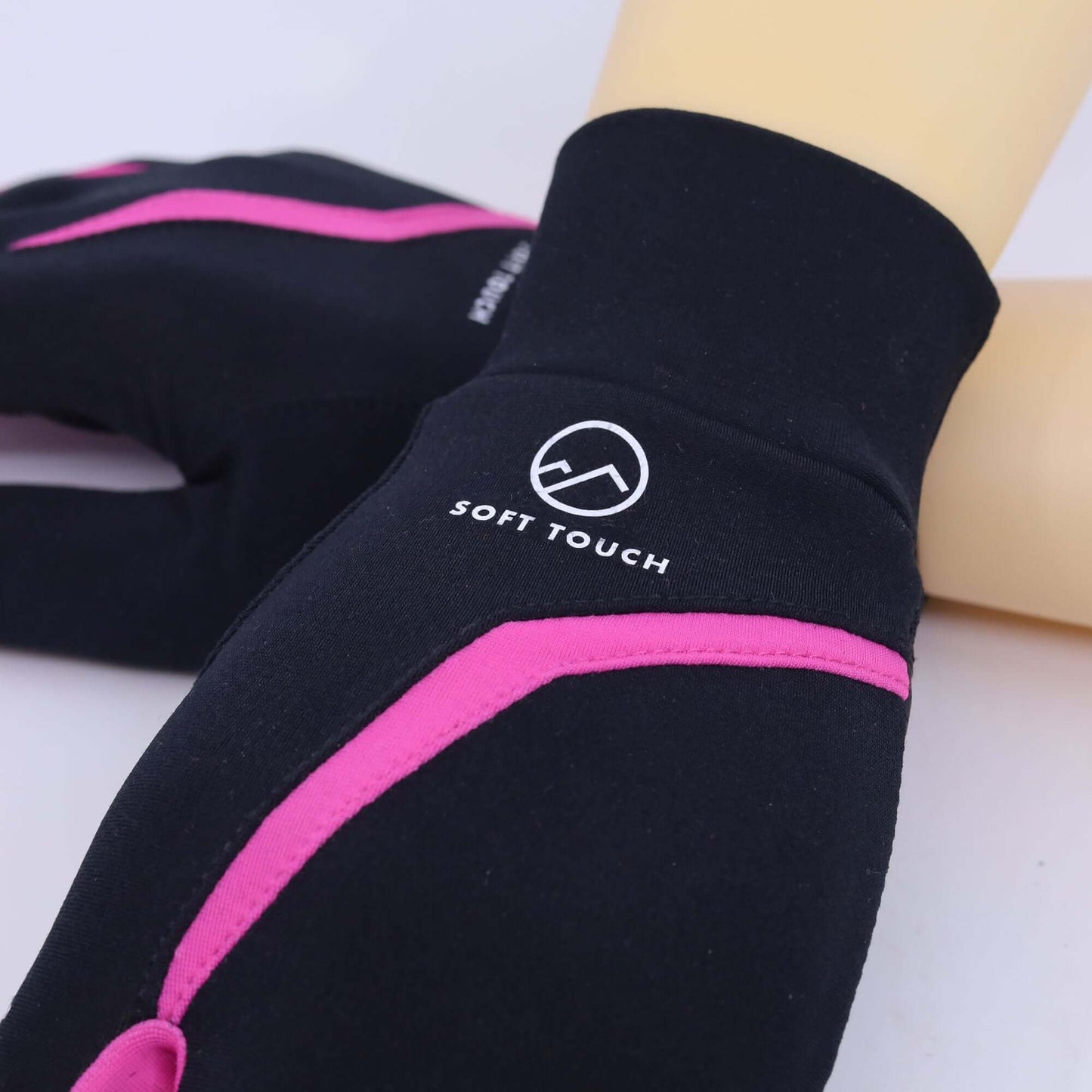 Soft Touch Loparhandske Pace svart rosa manschett detalj